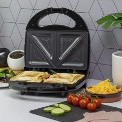 Sandwich Maker Black at Guineys Ireland