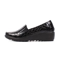 Beth Croc Women's Comfort Walk Shoes Black