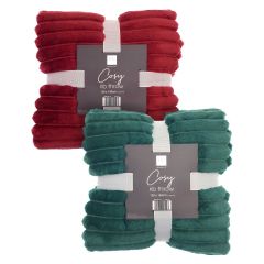 Cosy Ribbed Soft Touch Throw 120x150cm in green and red with soft ribbed texture