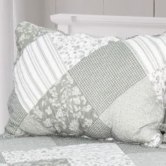 Lylia Pillowsham