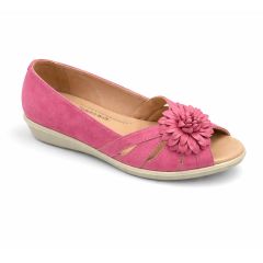 showing the Maisie Women's Cushion Walk Shoes Pink