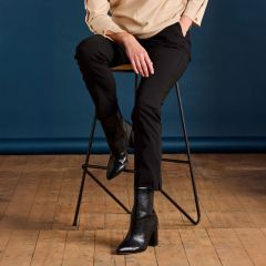 Showing the Women's Tapered Leg Trousers Black