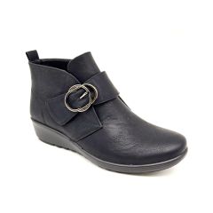 showing the Women's Jasmine Boots Black