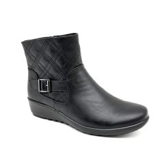 Showing the Women's Queenie Boots Black